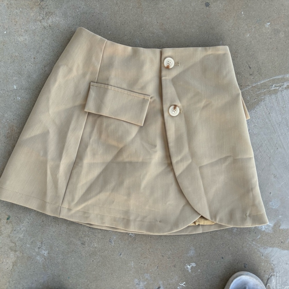 Wrangler Beige Skirt with Button Detail